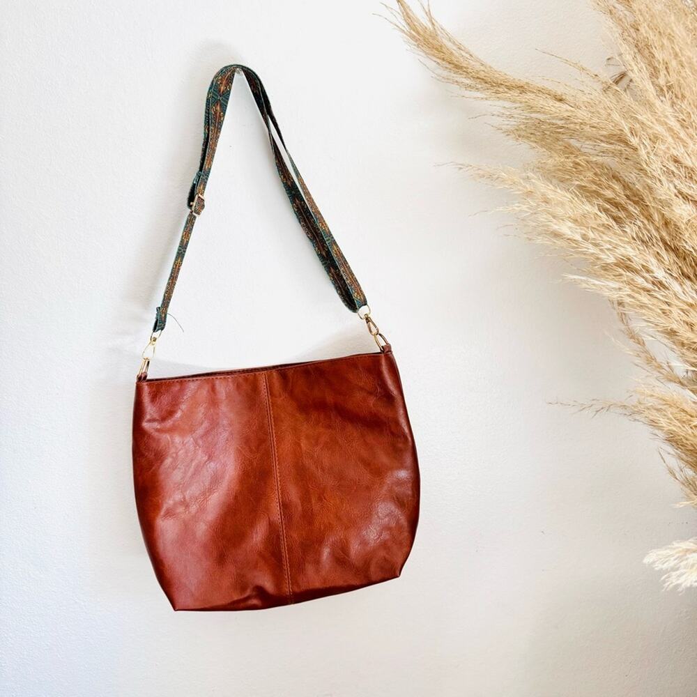 NEW FREE PEOPLE Brown Vegan Faux Leather Blue Strap Purse Tote Shoulder Bag - Picture 2 of 12